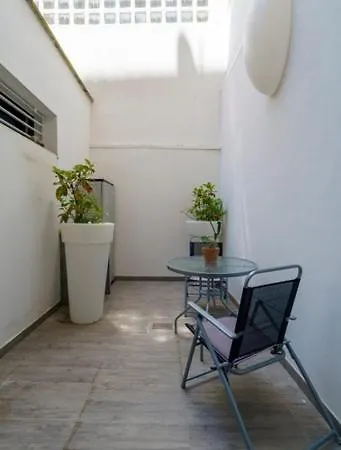 Real Street 21 Apartment *
