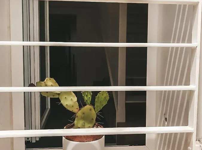 Real Street 21 Apartment *