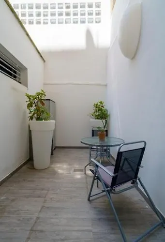 Real Street 21 Apartment *